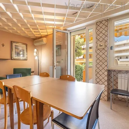 Prestigious House In 度假居