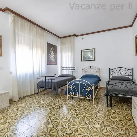 Holiday home Prestigious House In *